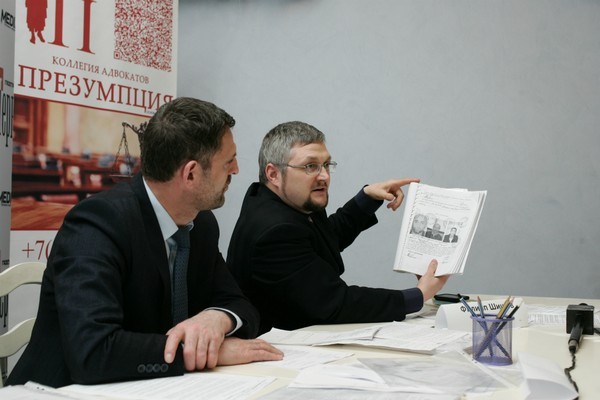 Филипп Шишов представляет материалы защиты по делу братьев Гаджисултановых